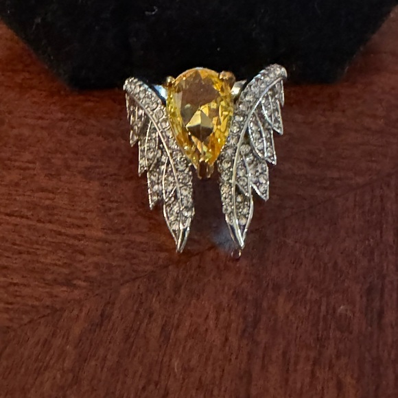 Yellow Zirconia & Simulated Diamond Angel Wings Glam, Luxury, Party Ring, Sz 6 - Picture 8 of 9